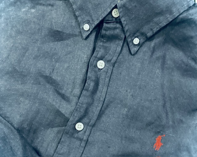 A perfect linen shirt by Polo Ralph Lauren.